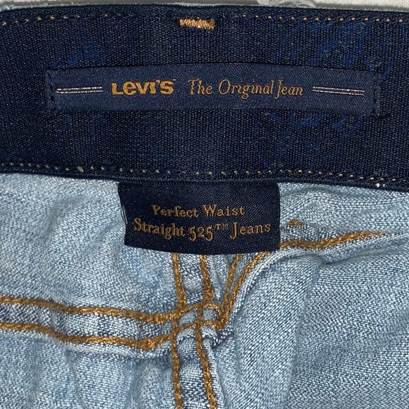 Vintage Levi Light Wash Jeans - Picture 3 of 6